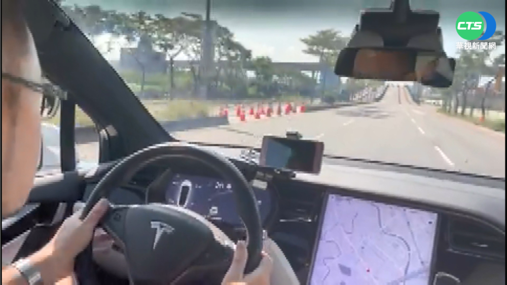 特斯拉隱藏式把手 路人救命曝不會開車門