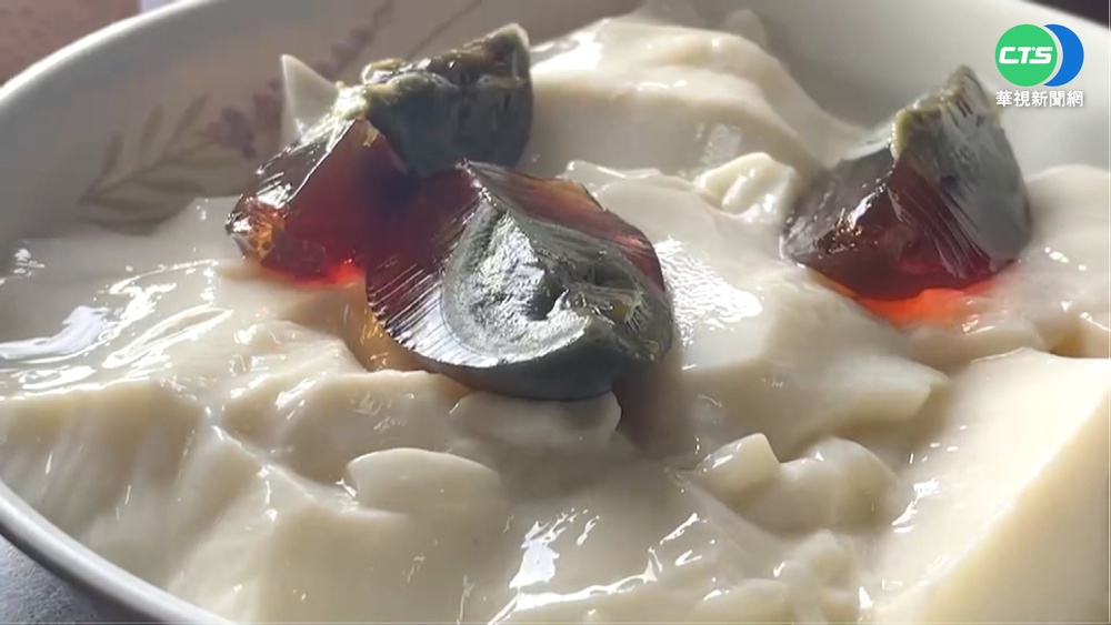 隱藏版美食"皮蛋豆花"! 甜中帶鹹挑戰味蕾