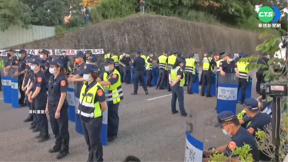 坤輿案抓滋事保全 警比對Logo逮11人