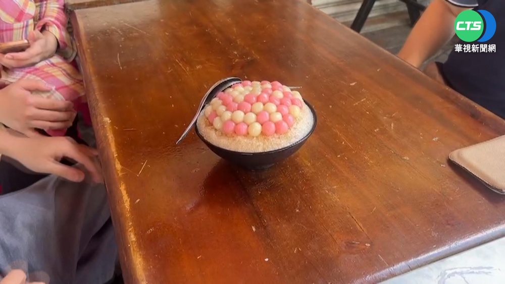 軟Q湯圓堆成小山! 台南剉冰只要50元