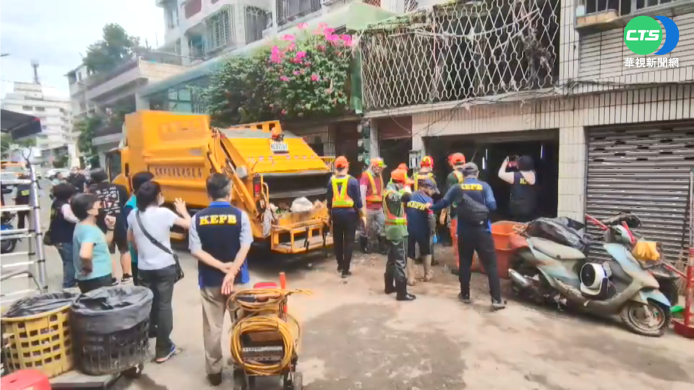 老鼠"住"透天厝 環保局43人大軍要清5天