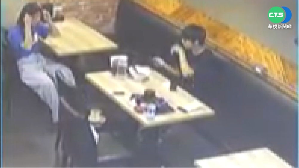 女拉麵店內試噴防狼噴霧 小孩被嗆哭