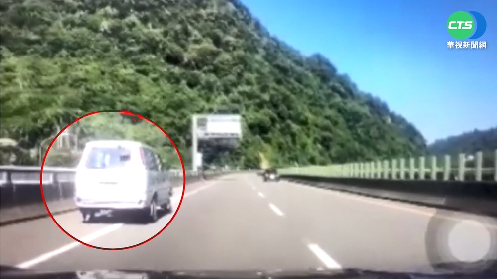 無照逆向飆1公里躲攔查 女子被開16張罰單