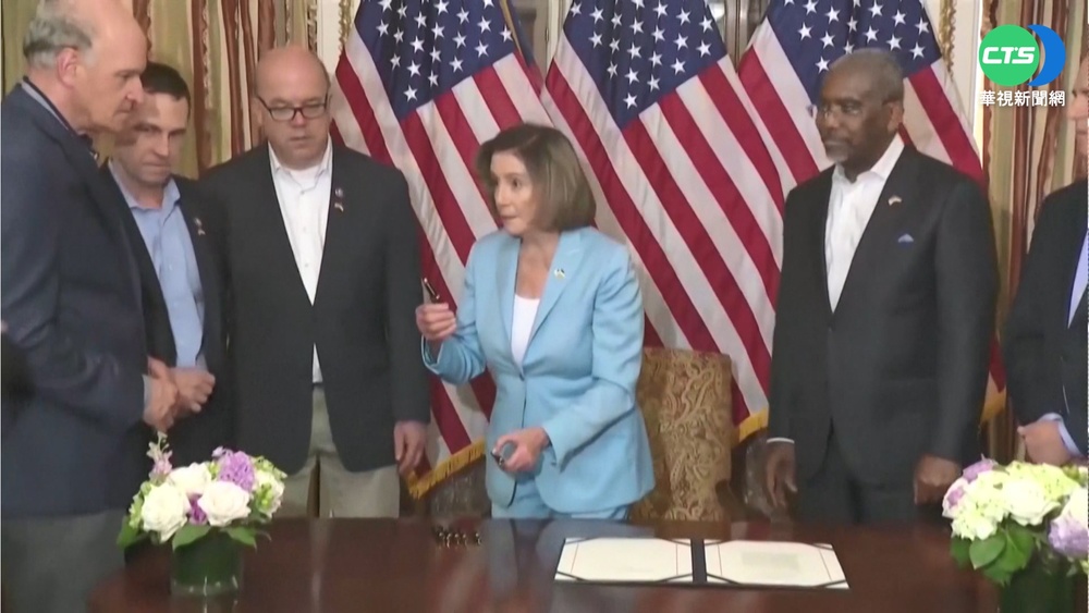 裴洛西清晨抵星國 法媒推測8/4經菲國來台