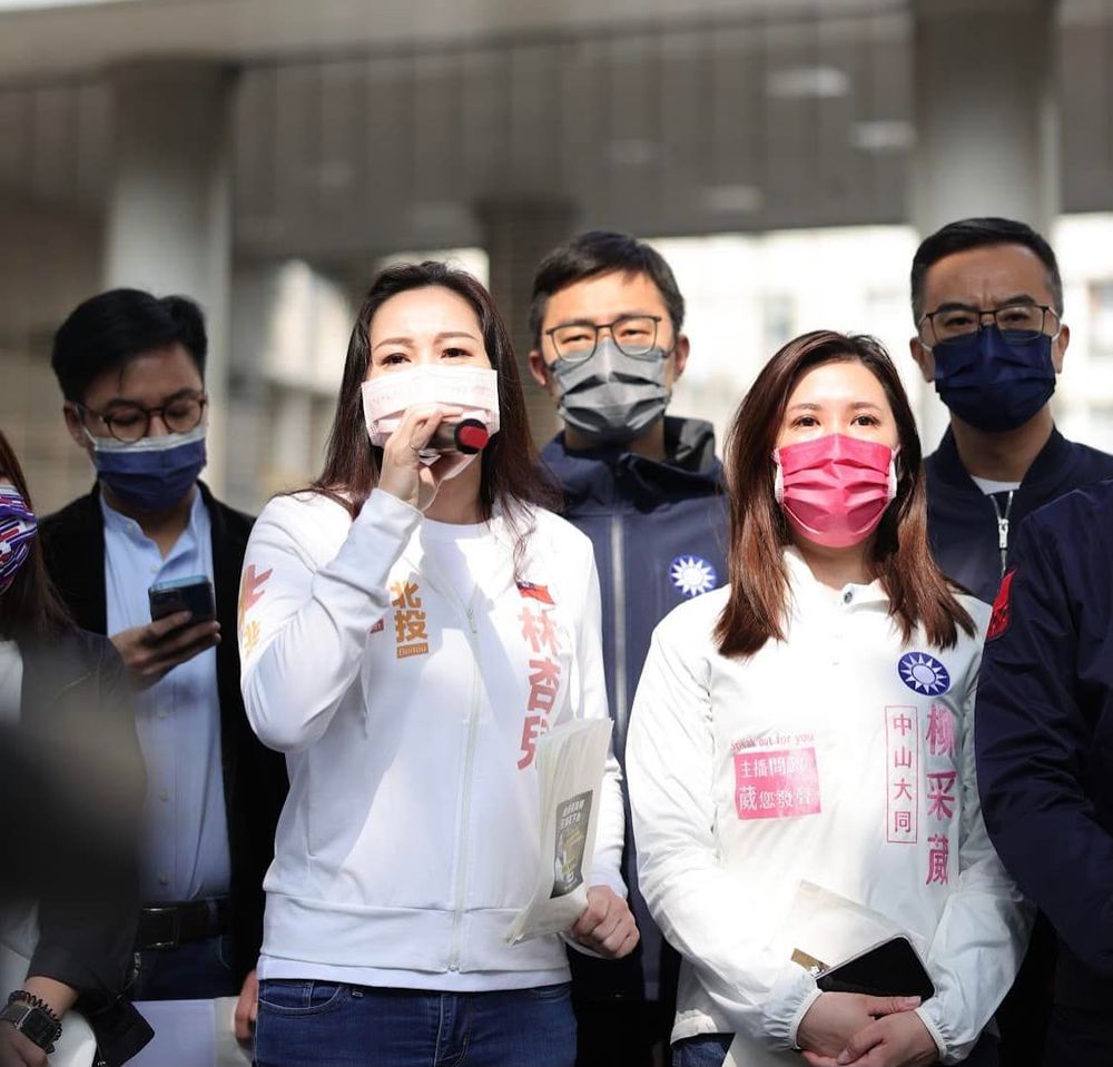 趙少康讚林杏兒將論文公開審查 反嗆林智堅：敢不敢跟？