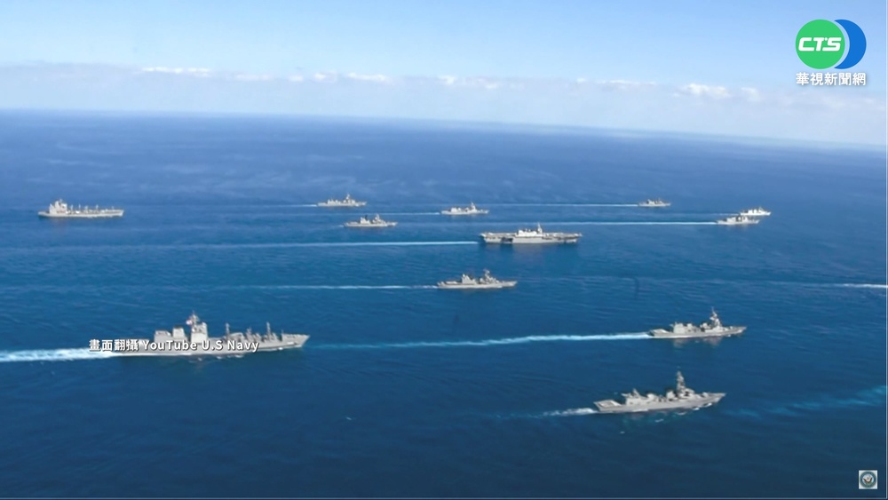 裴洛西專機起飛 美主力軍艦伴行護送