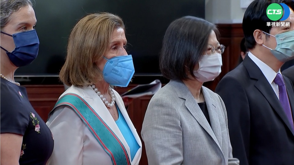 裴洛西訪台 總統頒"特種大綬卿雲勳章"