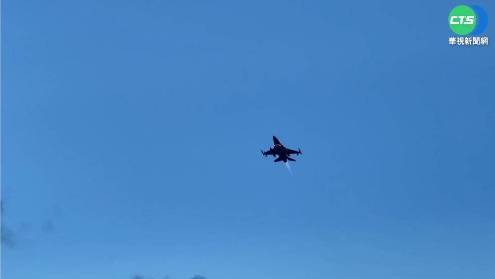 共軍"圍台"演習 花蓮2架F-16戰機掛彈升空