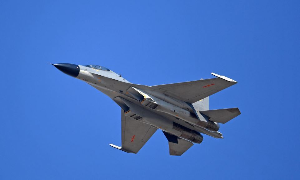 中共解放軍刻意踰越海峽中線軍演！國軍嚴密監控中