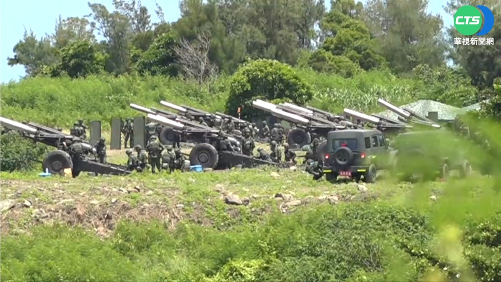 恆春機場直擊! 阿帕契直升機降落待命