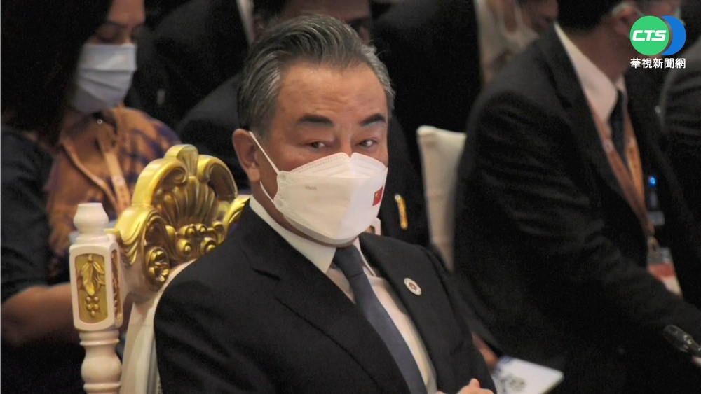 不滿日本譴責軍演? 王毅東協會議突離席