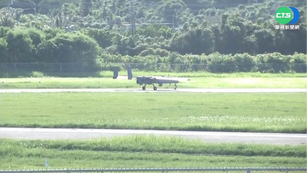 不滿中共圍台軍演 傳台民航機師嗆聲