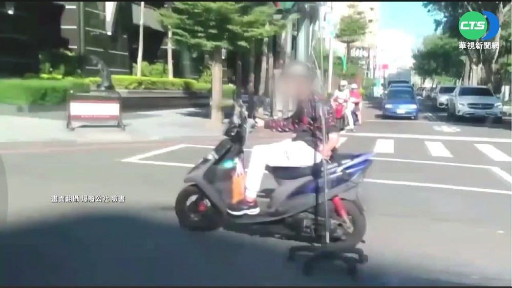 騎士邊打點滴邊騎車! 危險駕駛最高罰2.4萬