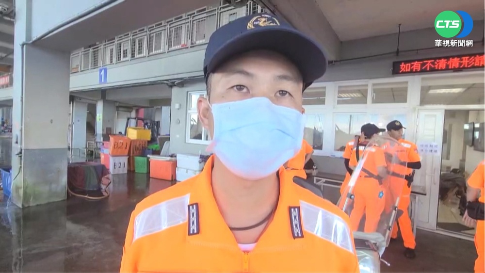 風浪大? 宜蘭外海遊艇翻覆 12人全落水