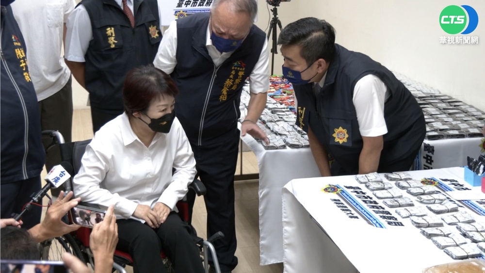 盧秀燕出院隔天跑行程 "坐輪椅"出席記者會