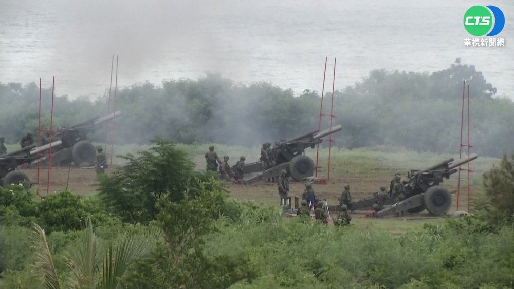 天雷操演反登陸作戰 陸軍38門榴彈砲齊發