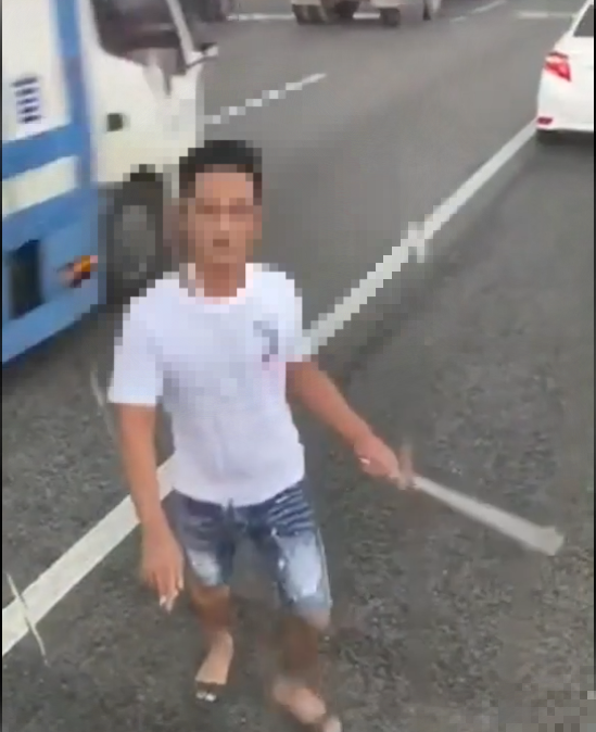 圖片翻攝自 記者爆料網 影片