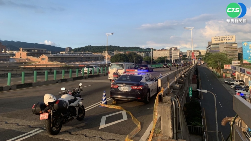 騎士民權大橋自撞! 摔落橋下頭部重創亡