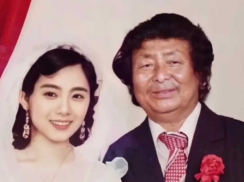 表舅媽救基因？女如仙、男「潦草」結婚照 網揭：P圖