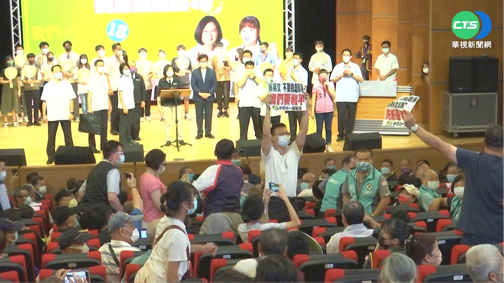 總統宣講遇鬧場 維安速架離 專家:仍有瑕疵