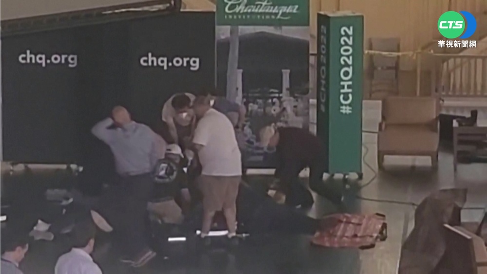 因"魔鬼詩篇"被追殺 作家魯西迪紐約遇刺