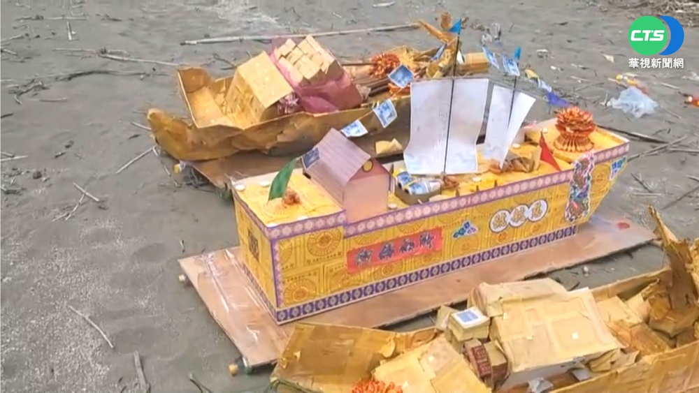 大浪突襲! 信徒深夜送王船釀意外 3死1命危