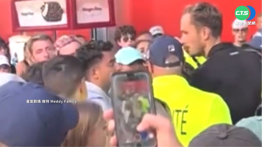 不能忍!遭酸民嗆聲 網球球王回頭理論