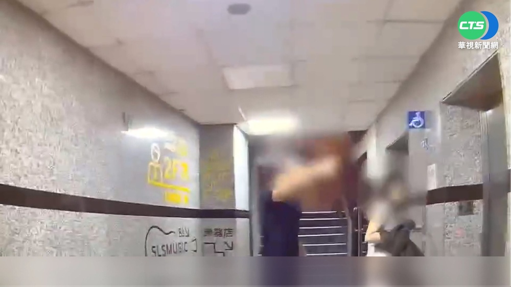 情侶酒醉街頭起口角 警查通緝身分制伏