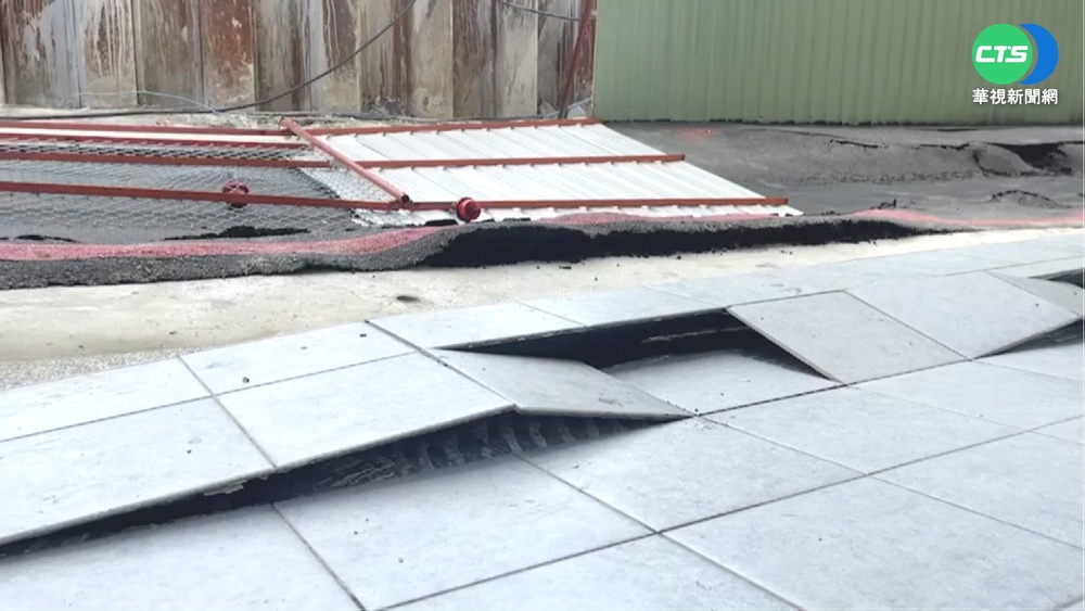 施工害7屋變比薩斜塔 加裝斜撐支柱撐危樓