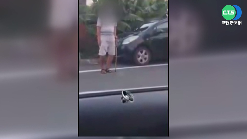 巡邏開擴音器戲弄身障男 離譜警記過調職