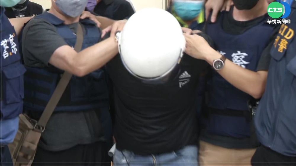 狡猾! 殺警嫌製斷點躲查緝 連換7次交通工具