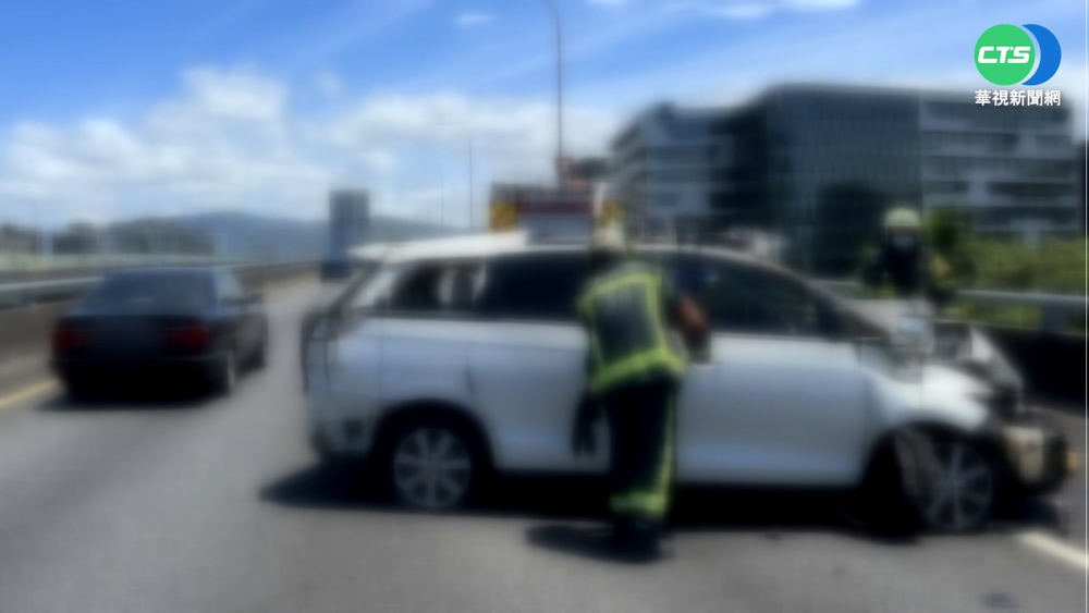 國道1號2車追撞! 1駕駛噴飛墜橋不治