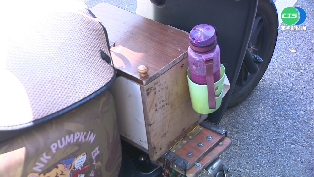 高手在民間!外送員DIY配備 秒變舒適電動車