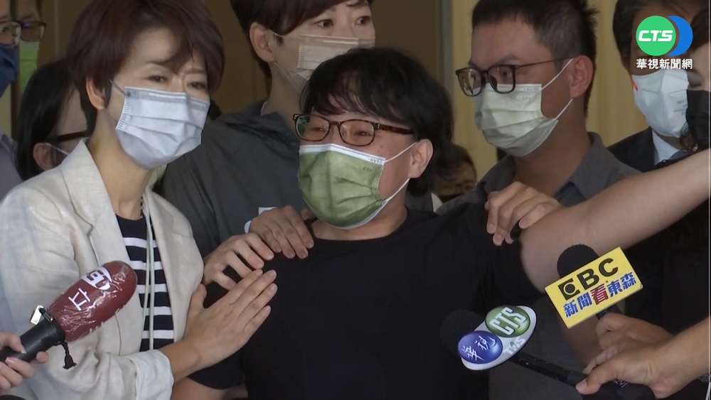 殉職警慘死 姊靈堂哭喊:典獄長欺上瞞下