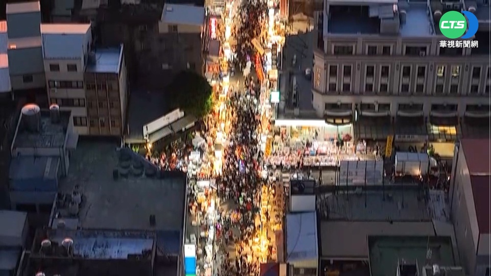 苗栗"鬼門關夜市"開張 萬人擠滿大街