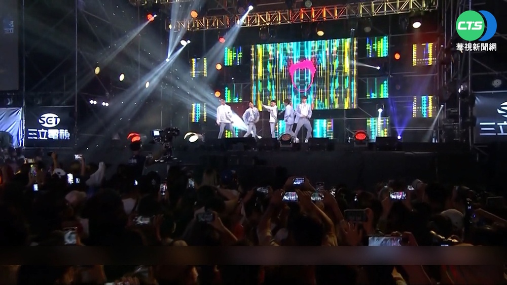 抓住暑假尾巴! 中部水樂園辦演唱會 粉絲嗨翻