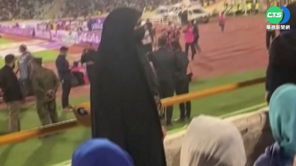 伊朗43年禁忌破除 女性獲准入場看足球賽