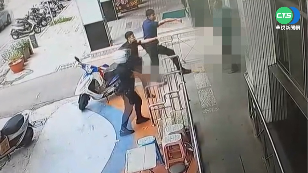 清水郵局前揮刀 男遭警持槍喝斥壓制