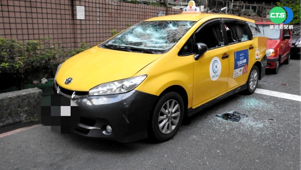 小黃運將疑欠21萬沒還 遭2嫌持球棒砸車!