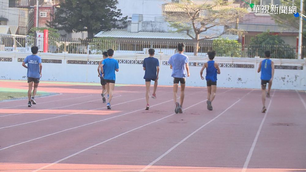 扁平足怎麼辦？醫師：最簡單可用鞋墊與鞋子來調整