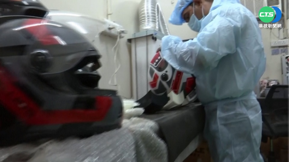 對抗冬季霾害! 印度研發過濾PM2.5安全帽