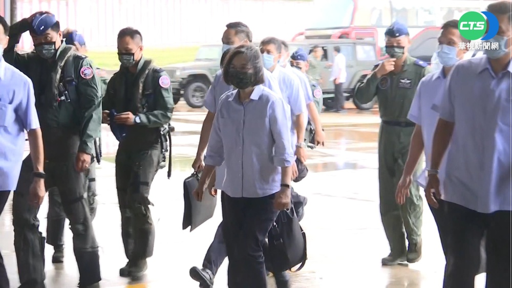 總統視察澎湖國軍 下令強力"捍衛領空"