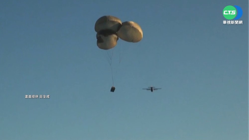 空投悍馬車著陸 驗證國軍空降作戰能量