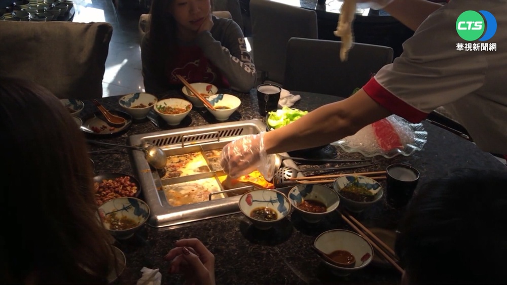 海底撈湯底用粉包? 專家:成分恐傷害人體