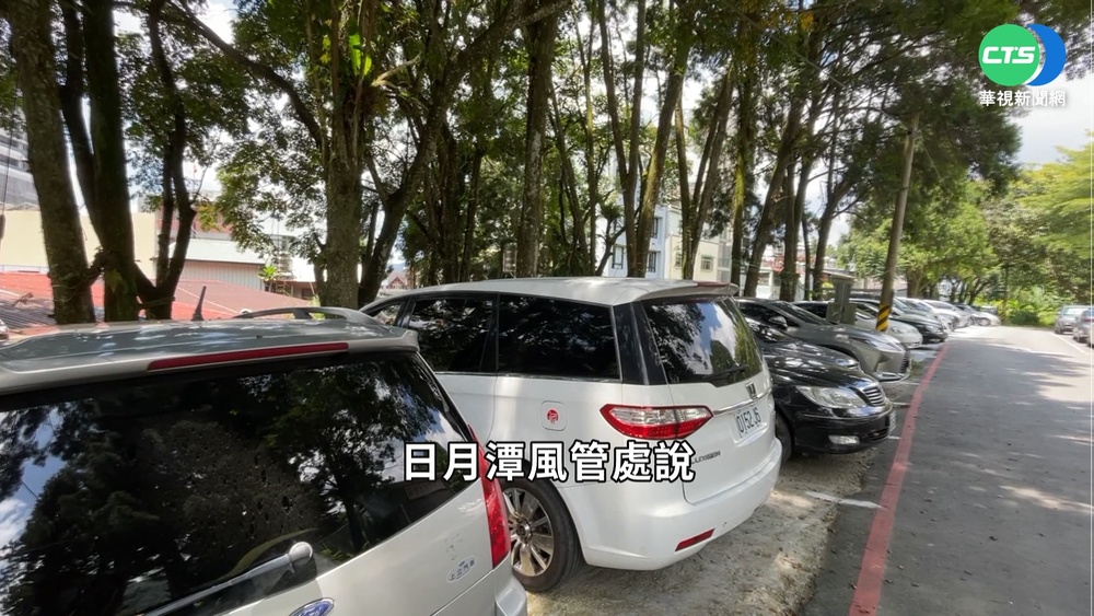 日月潭SUP立槳夯 假日停車亂象多