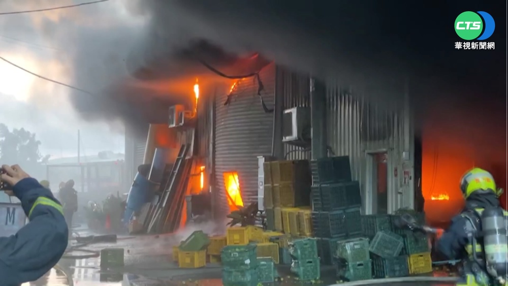 強風助長火勢! 台中4工廠起火 損失逾千萬