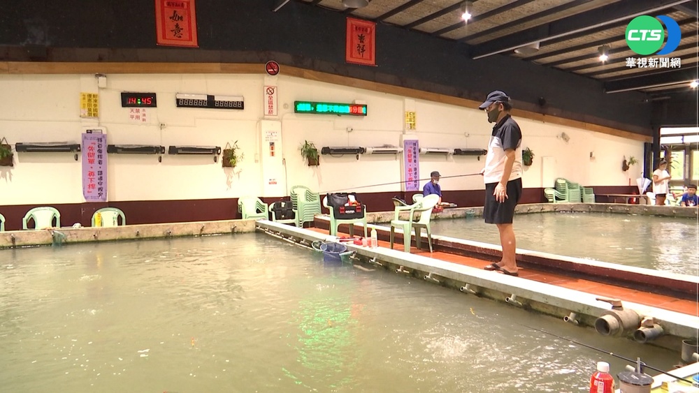 颱風逐漸離台! 民眾備釣竿衝釣蝦場殺時間