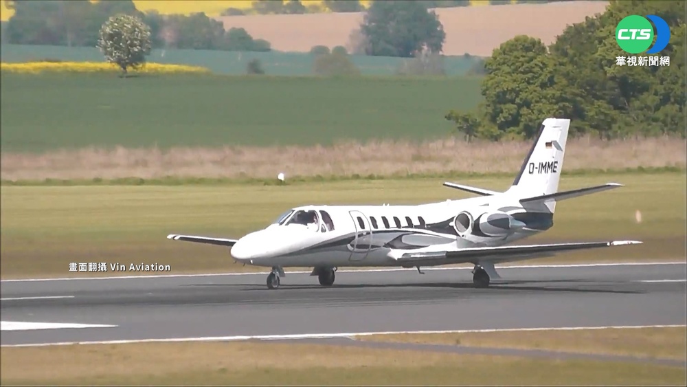 法空軍回報"無人駕駛" 小飛機離奇墜海