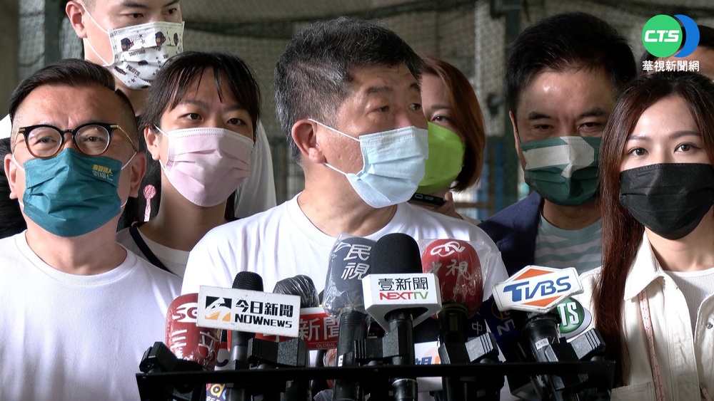 徐巧芯曝團隊通訊錄 陳時中競辦批妨害個資