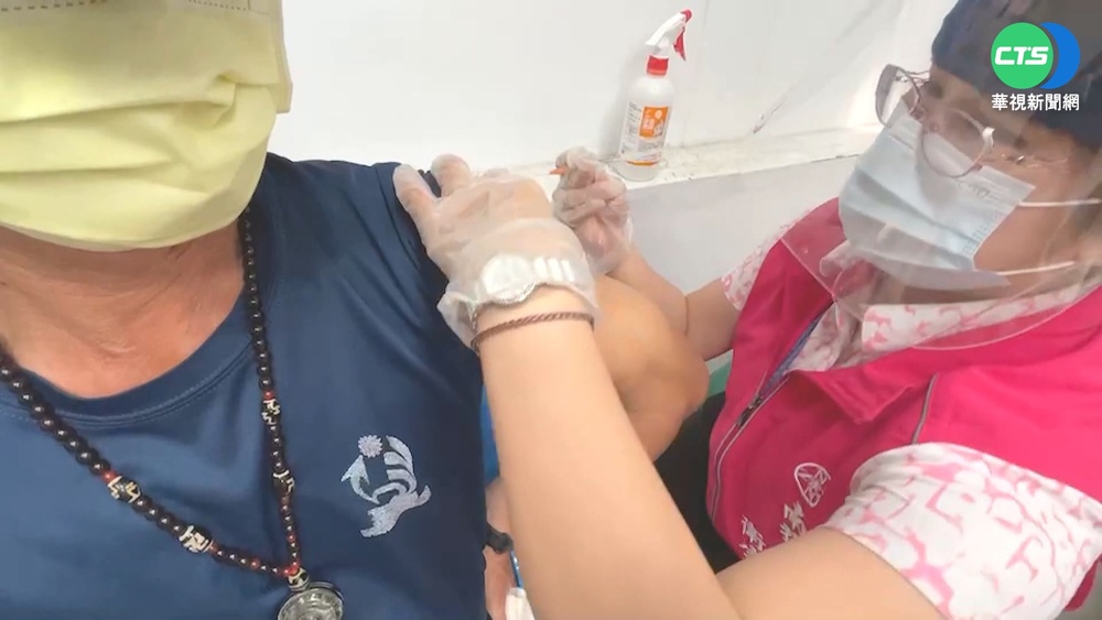 南投衝疫苗施打率 揪5長輩拿500元禮券
